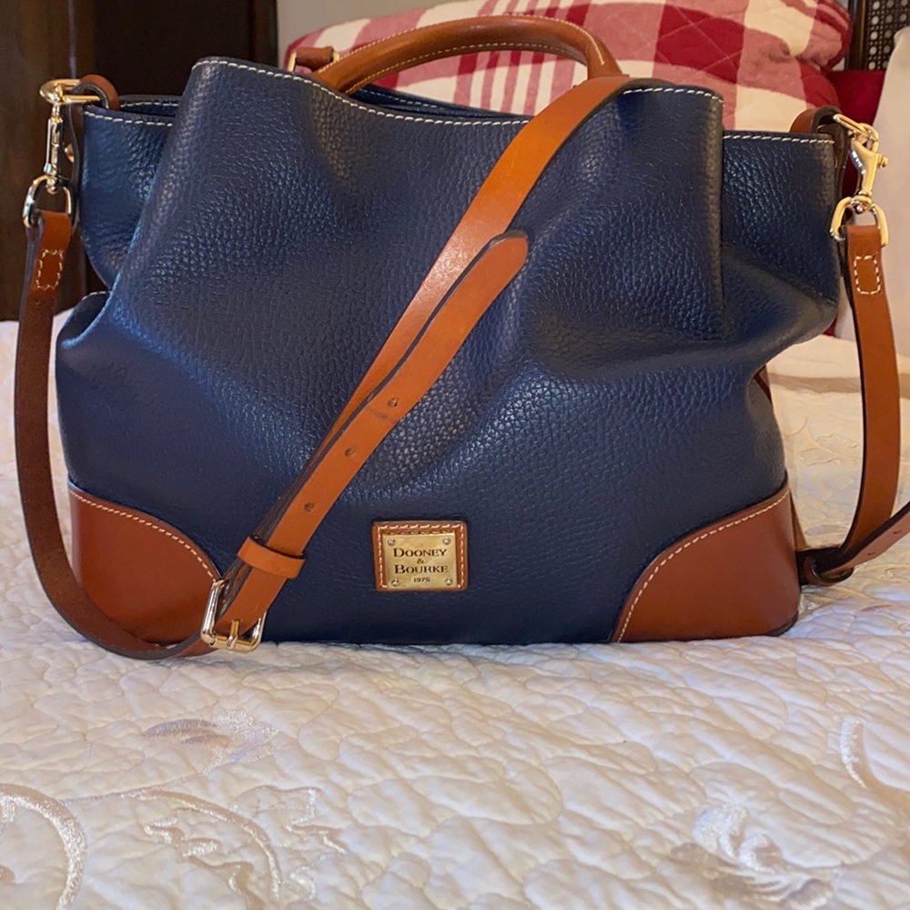 Dooney & Bourke navy blue pebble grain Brenna bag includes dust cover
